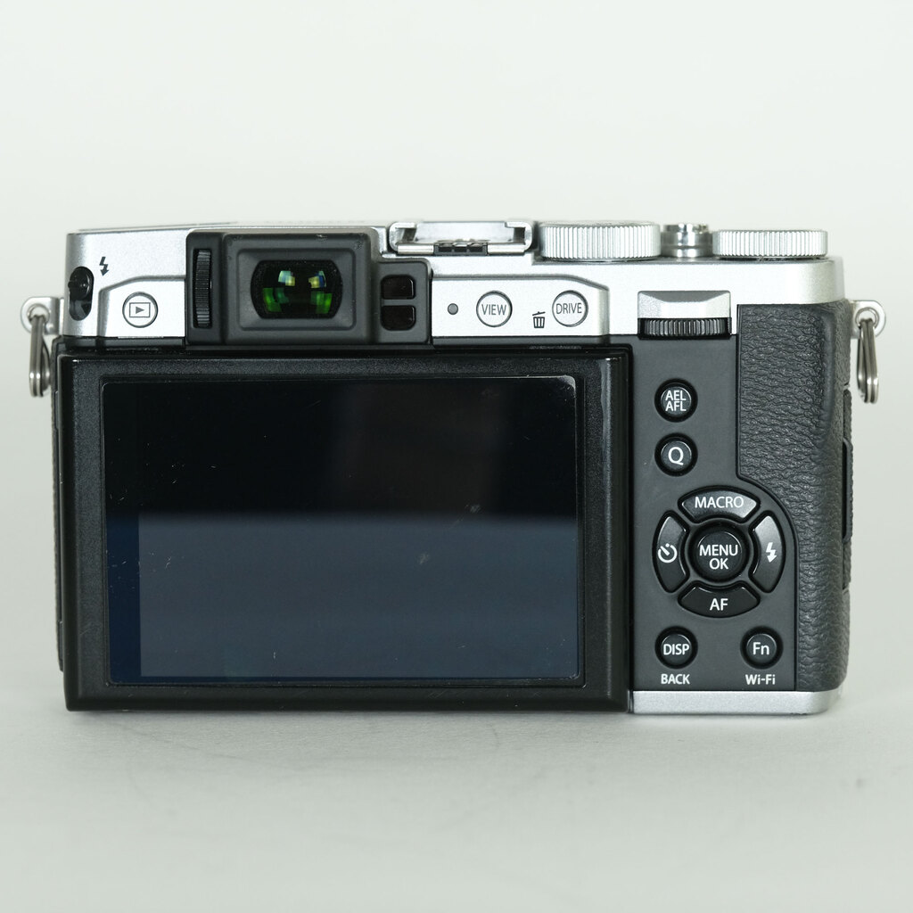 FUJIFILM X30 シルバーの出品 | ONE SCENE（ワンシーン）