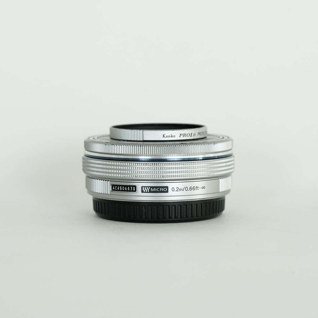 OLYMPUS M.ZUIKO DIGITAL ED 14-42mm F3.5-5.6 EZ シルバーの出品