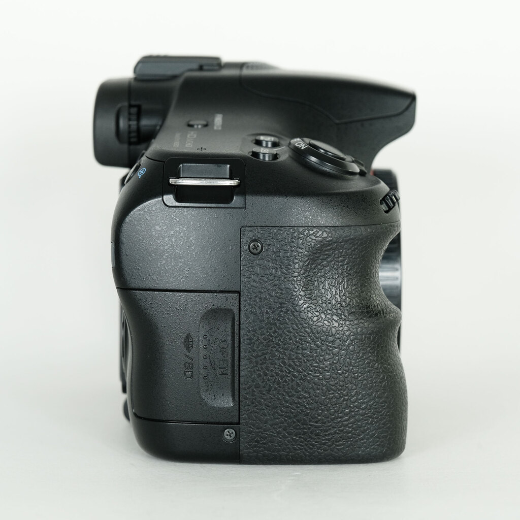 SONY α65の出品 | ONE SCENE（ワンシーン）