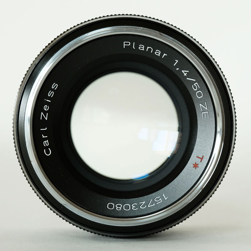 Carl Zeiss Planar T* 50mm F1.4 ZE [キヤノンEF用]の出品 | ONE SCENE