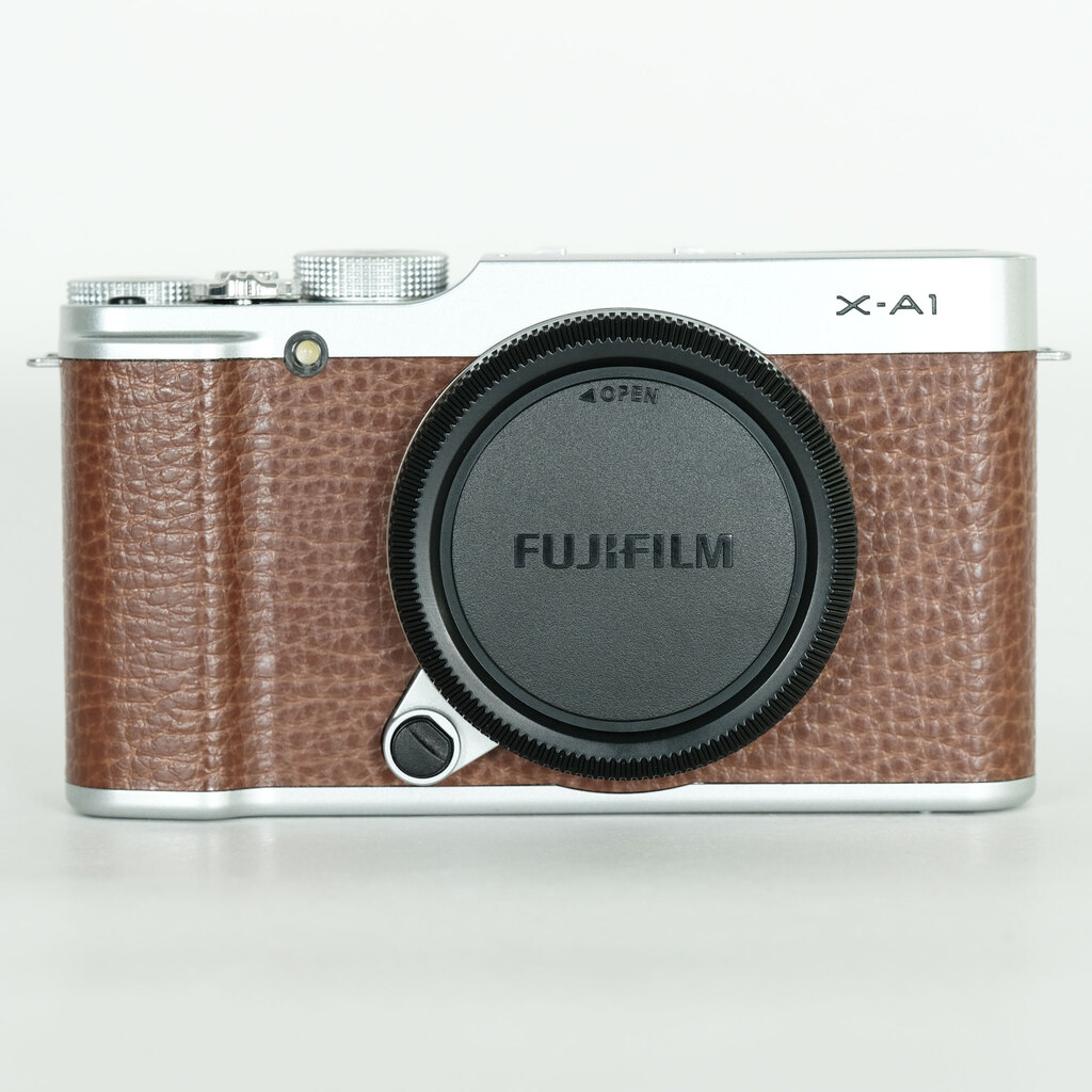 FUJIFILM X-A1 ボディ ブラウンの出品 | ONE SCENE（ワンシーン）