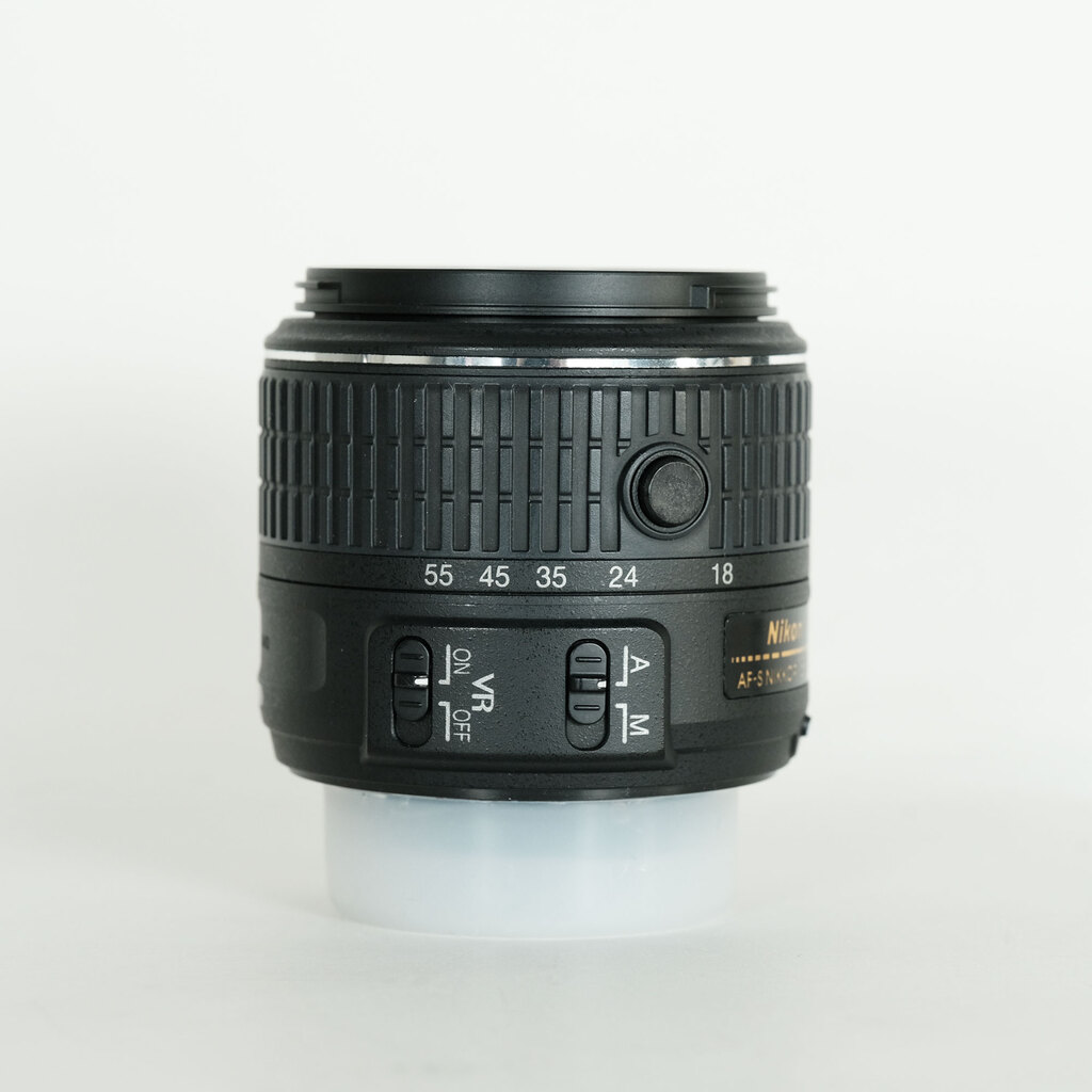 Nikon AF-S DX NIKKOR 18-55mm f3.5-5.6G VR IIの出品 | ONE SCENE