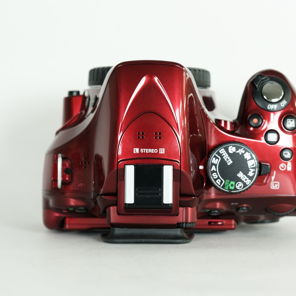 Nikon D5200 ボディ レッドの出品 | ONE SCENE（ワンシーン）