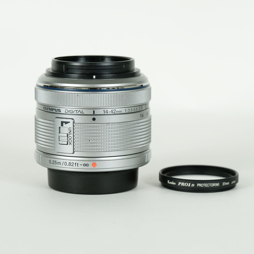 OLYMPUS M.ZUIKO DIGITAL 14-42mm F3.5-5.6IIR シルバーの出品 | ONE