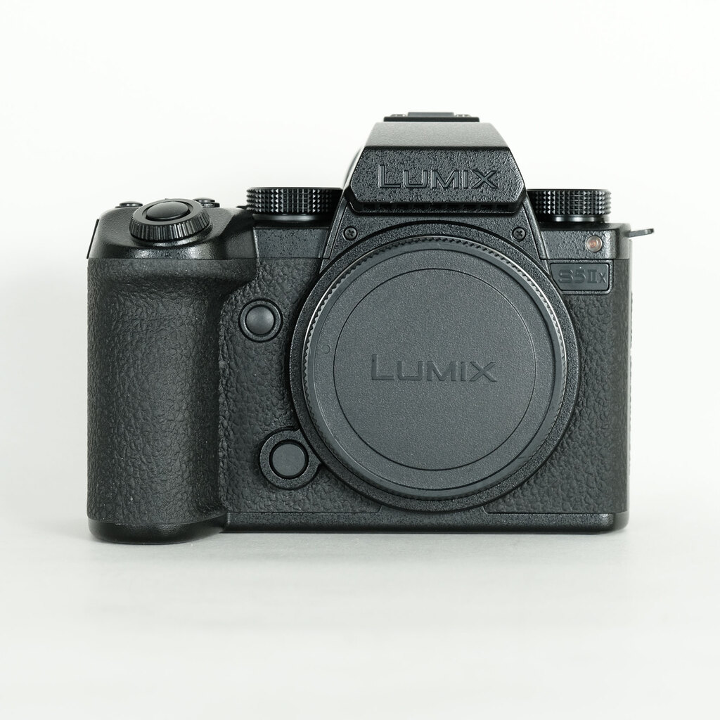 Panasonic LUMIX S5IIX ボディ DC-S5M2X ブラックの出品 | ONE SCENE