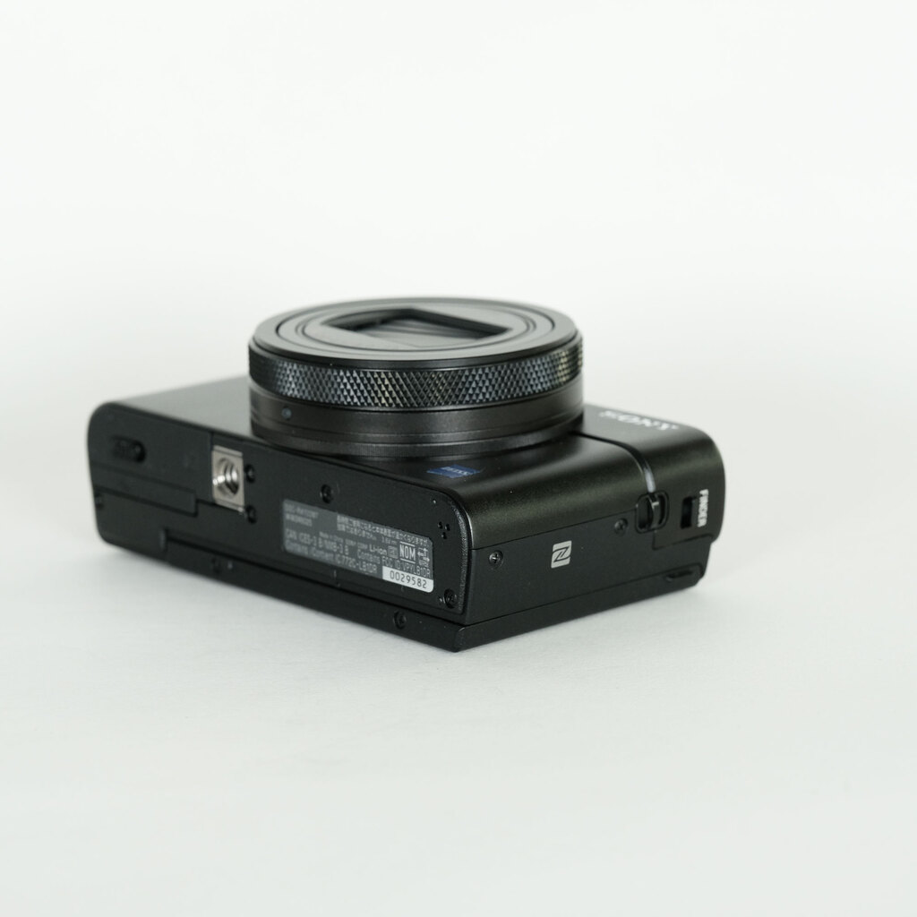 SONY Cyber-shot DSC-RX100M7の出品 | ONE SCENE（ワンシーン）