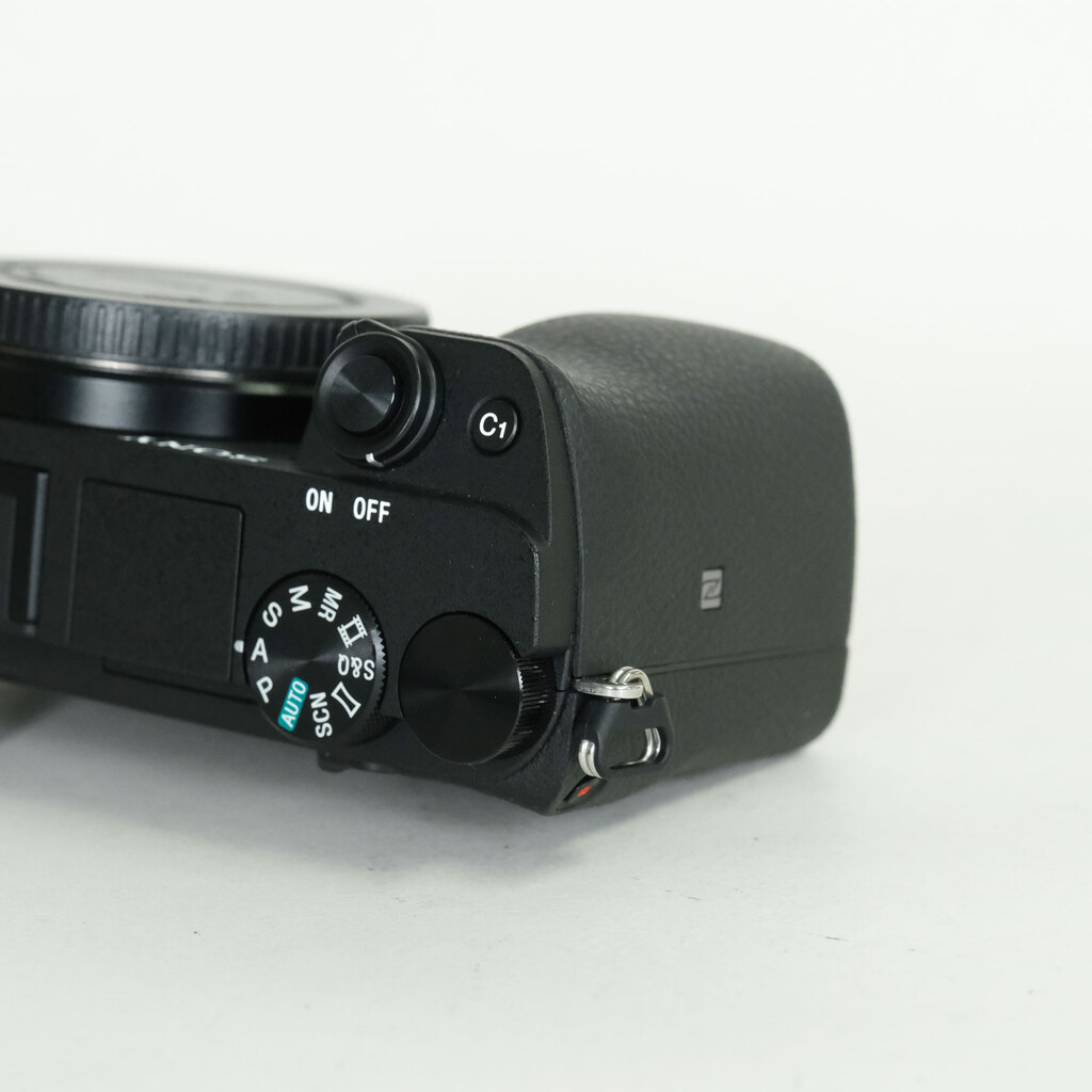 SONY α6400（ILCE-6400）の出品 | ONE SCENE（ワンシーン）