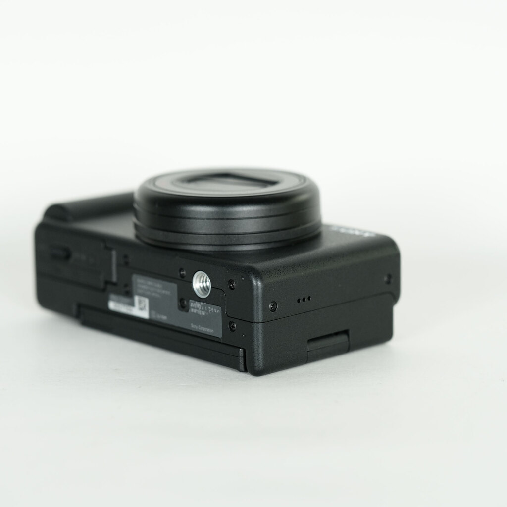 SONY VLOGCAM ZV-1 II（ZV-1M2）の出品 | ONE SCENE（ワンシーン）