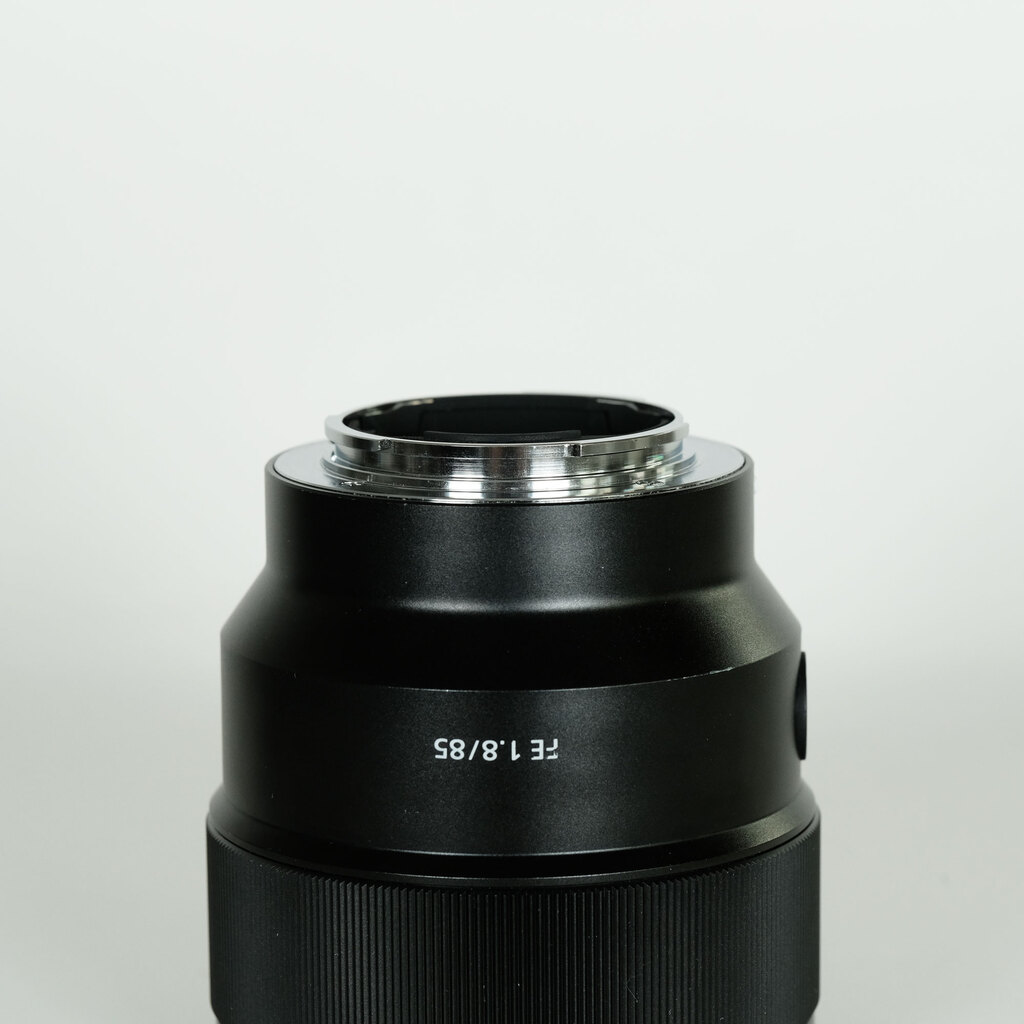 SONY FE 85mm F1.8 SEL85F18の出品 | ONE SCENE（ワンシーン）