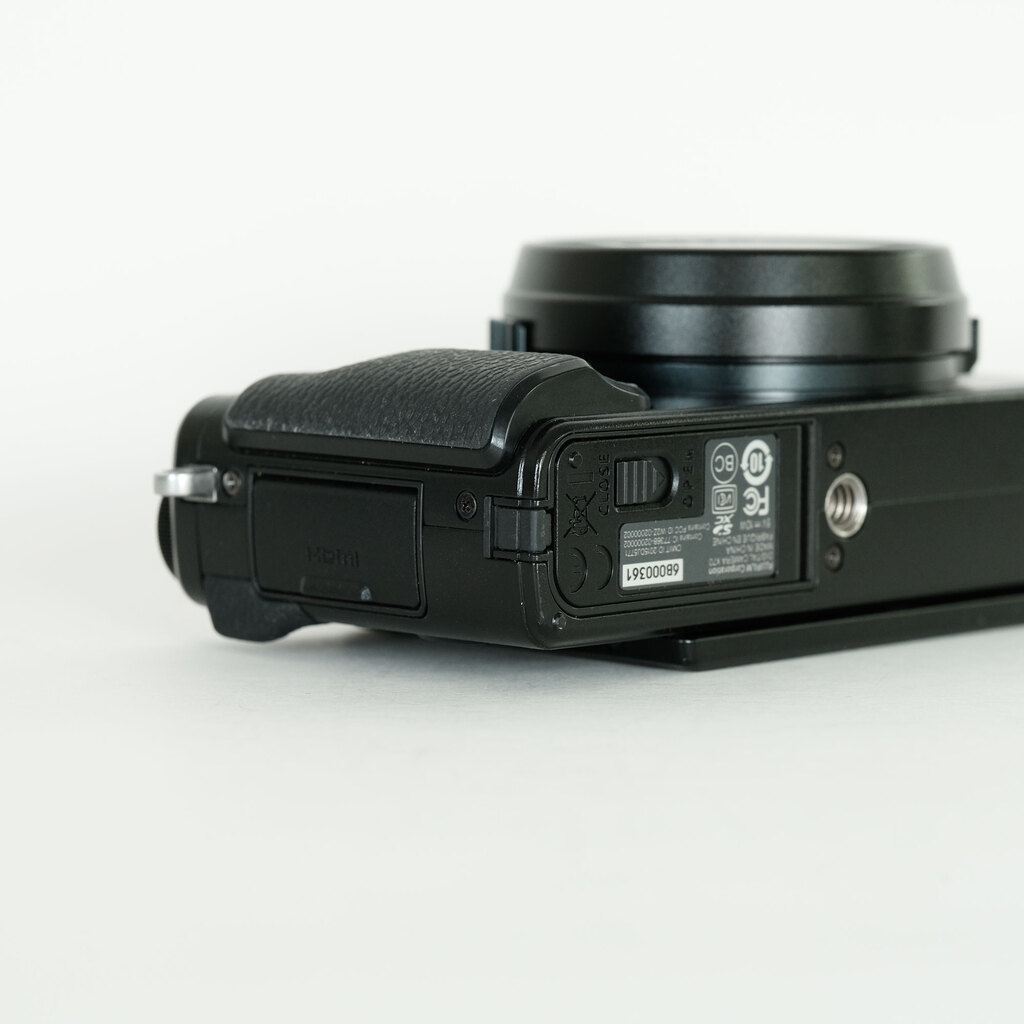 FUJIFILM X70 ブラックの出品 | ONE SCENE（ワンシーン）