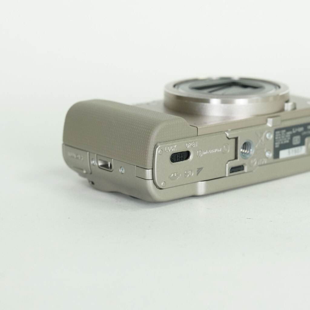 SONY Cyber-shot DSC-HX9V ゴールドの出品 | ONE SCENE（ワンシーン）