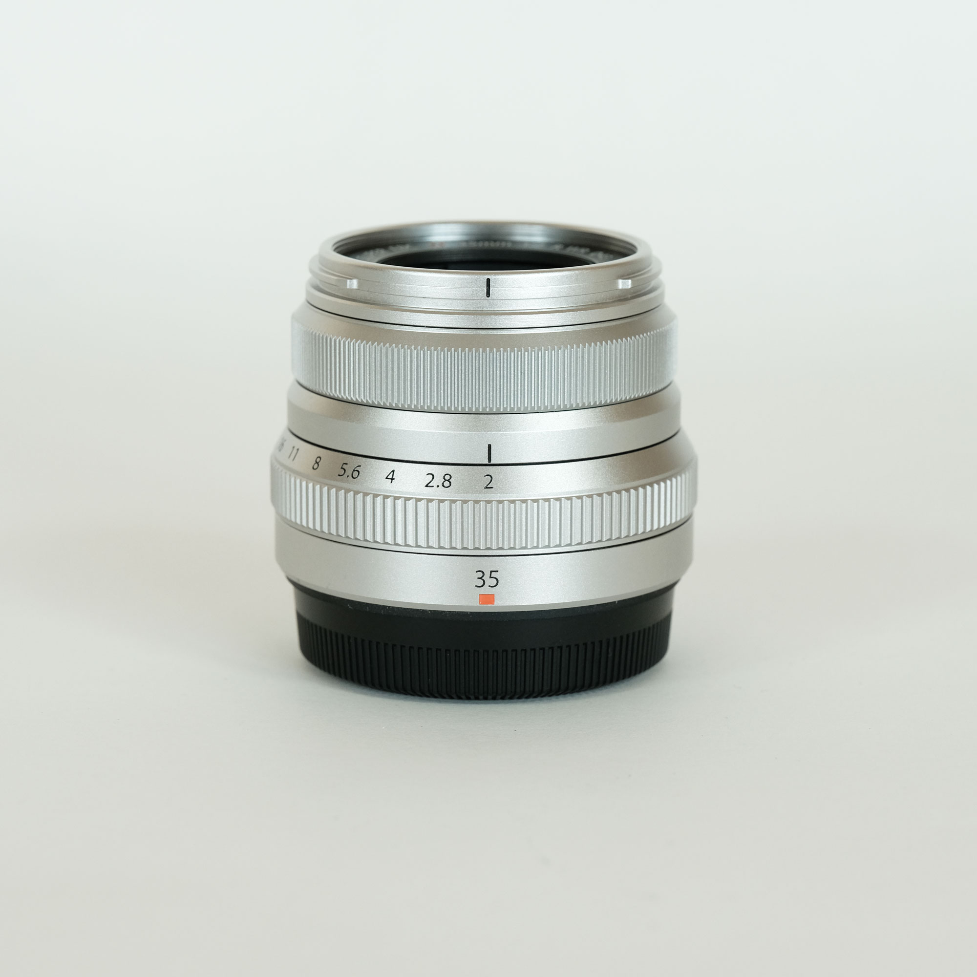 FUJIFILM XF35mmF2 R WR｜日常も作品撮りもこなす軽量防滴単焦点 | ONE