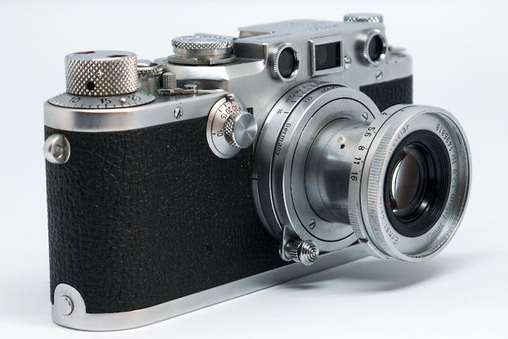 Leitz Elmar 5cmを徹底解説。作例から中古相場まで | ONE SCENE（ワン