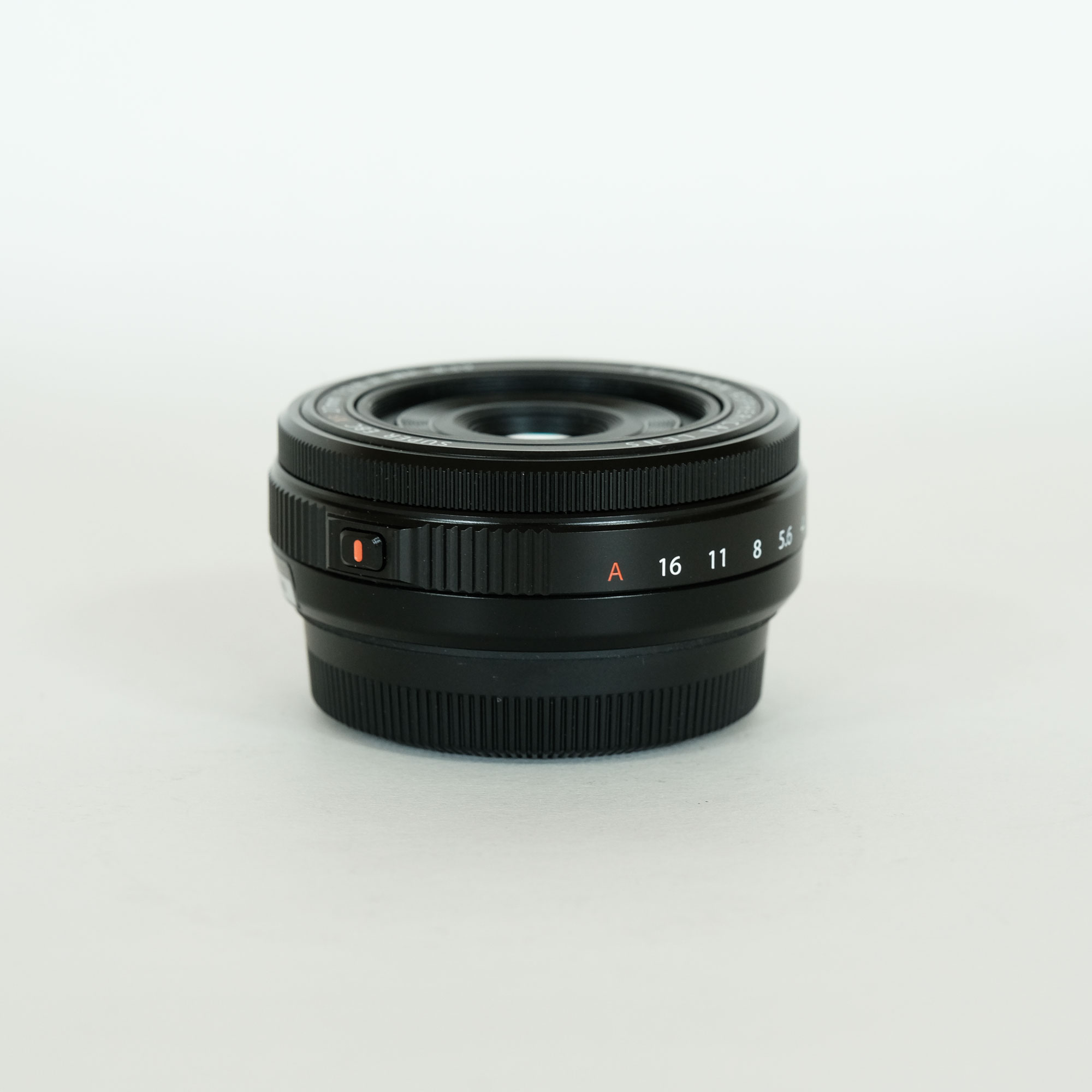 FUJIFILM XF27mmF2.8 R WRを徹底解説。往年のカメラファンには馴染み