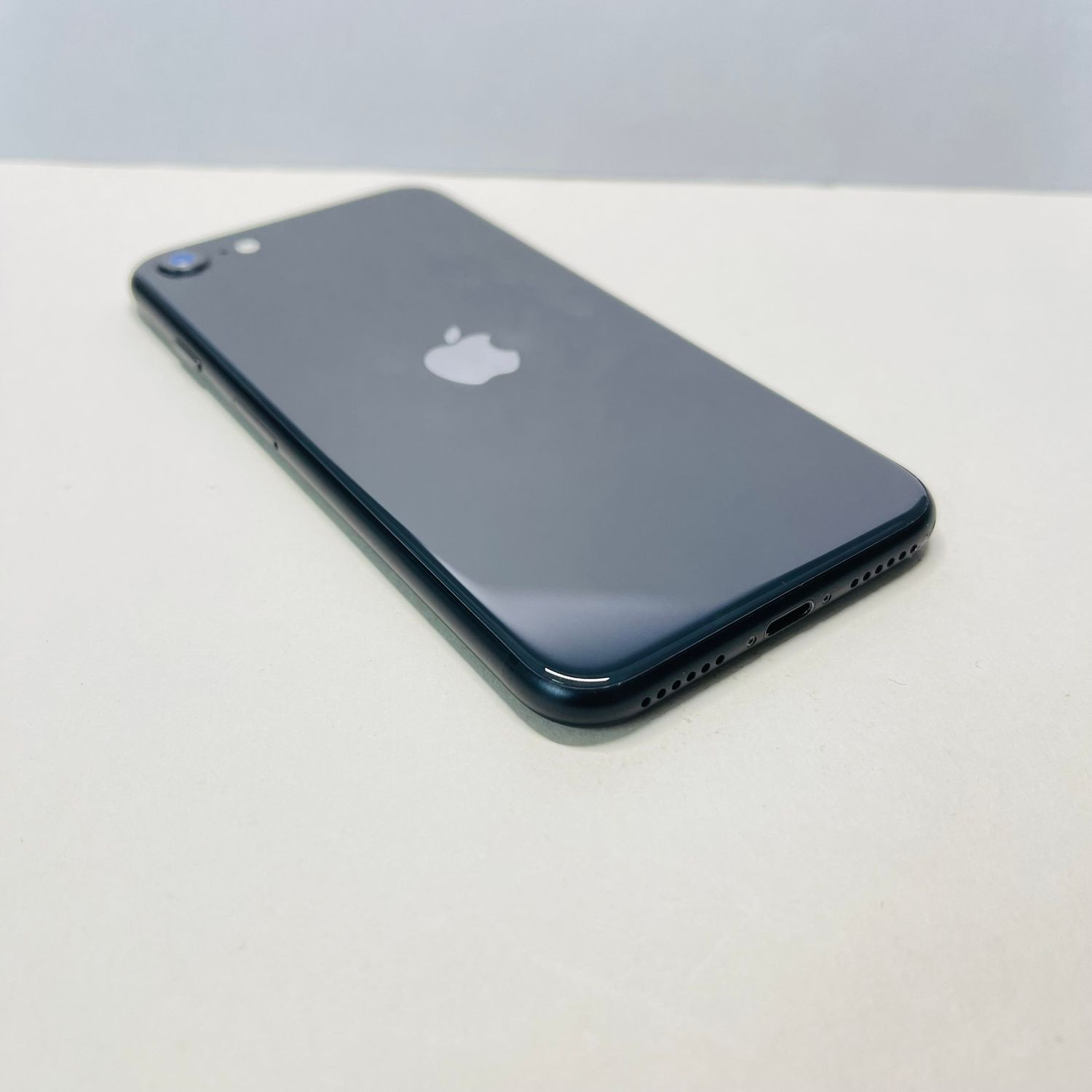 ムスビー｜iphone SE 第2世代 128GB SIMフリ－バッテリー100% 0255