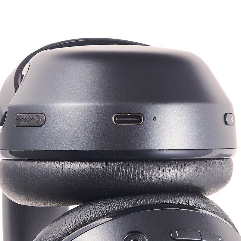 JBL TOUR ONE M2を徹底レビュー！実際に使ってわかったよい点・気に