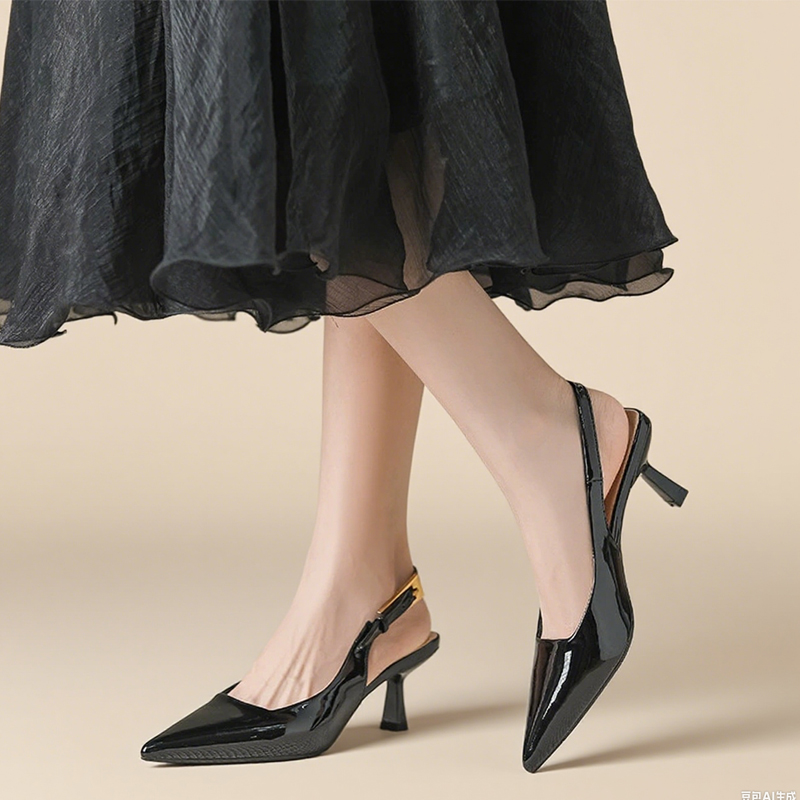 ポインテッドトゥ バックストラップパンプス 5.5cmヒール 走れる 痛く