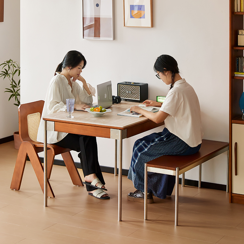 ツゲ材 スライド伸長式ダイニングテーブル | 美しさと実用性を兼ね備え