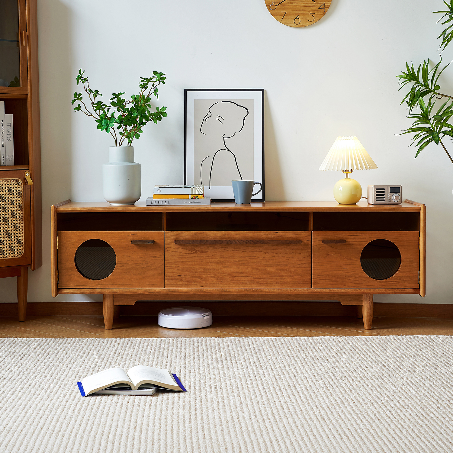 チェリー材 レトロテレビボード | ヴィンテージ感と機能性を兼ね備えた