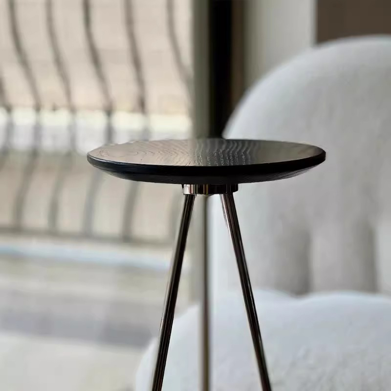 コンパクト三脚サイドテーブル | スタイリッシュとモダンが融合した