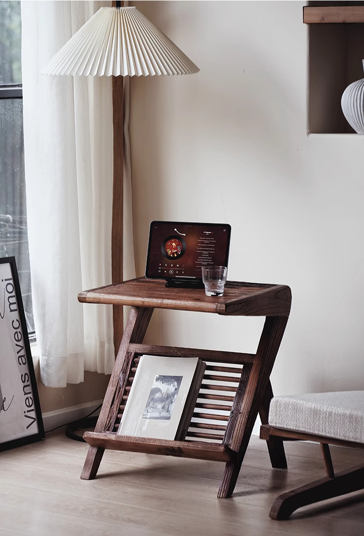 マガジンラック付きサイドテーブル | 北欧風デザインと古いニレ材の