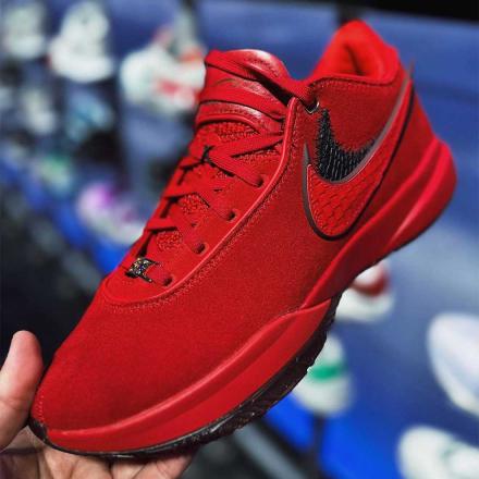 国内2月9日発売予定】 ナイキ レブロン 20 EP 