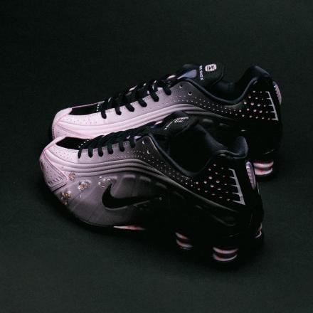 海外4月発売開始】 ナイキ ウィメンズ ショックス R4 “桜” (IB8872-600