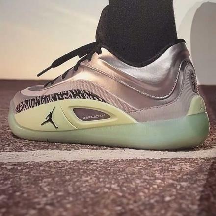 国内1月7日発売予定】ナイキ ジョーダン ザイオン 4 PF