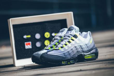 国内3月26日発売予定】 ナイキ エアマックス95 パッチ クール グレー