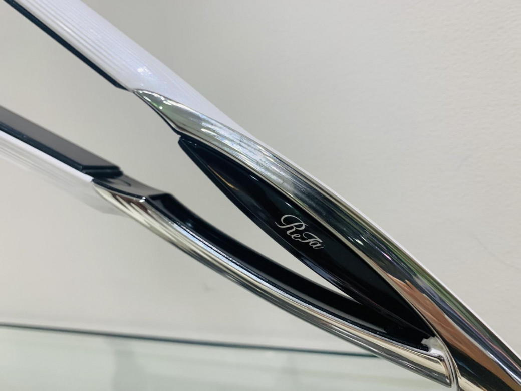 効果が凄すぎる！「リファビューテック ストレートアイロン(ReFa