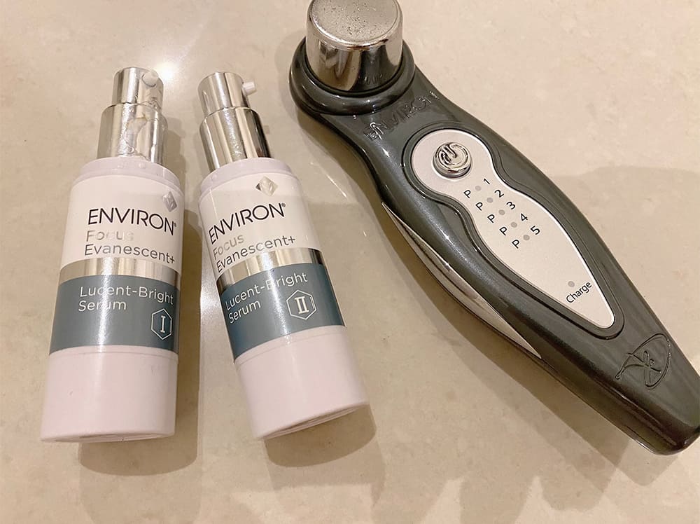 SNSなどで名だたる美容家オススメの「エンビロンのホームケア用美顔器