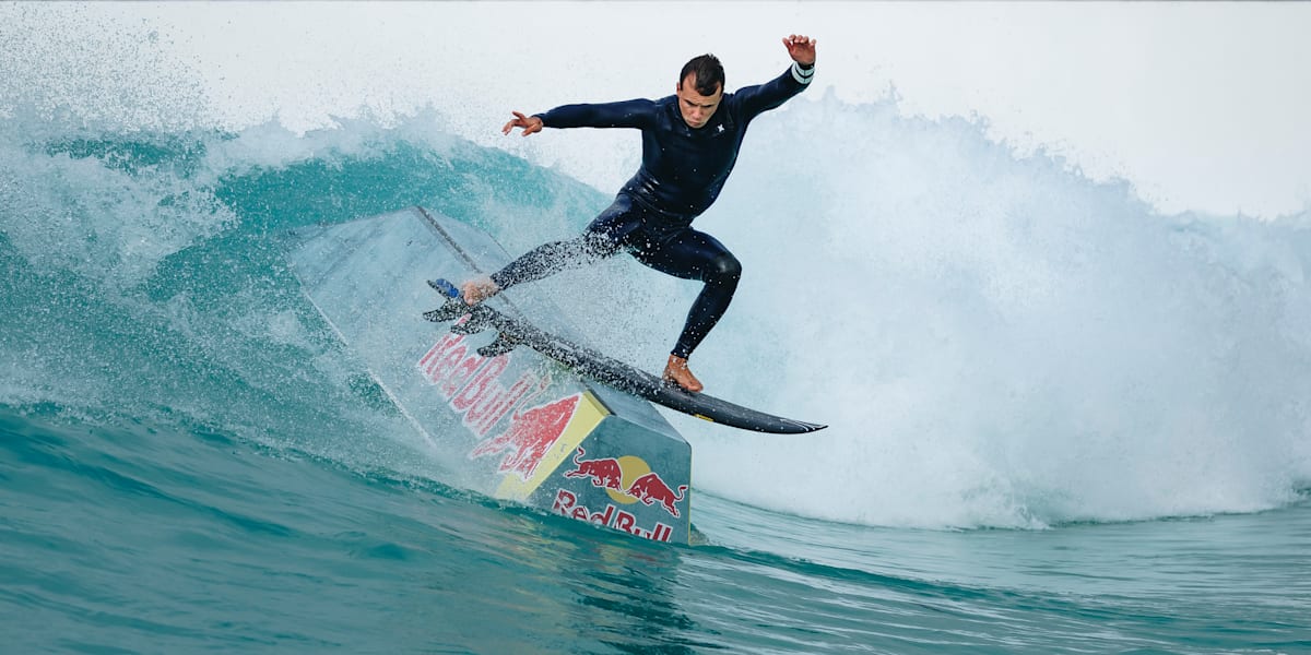 The Rail Project』：ジュリアン・ウィルソンがサーフボードでレール