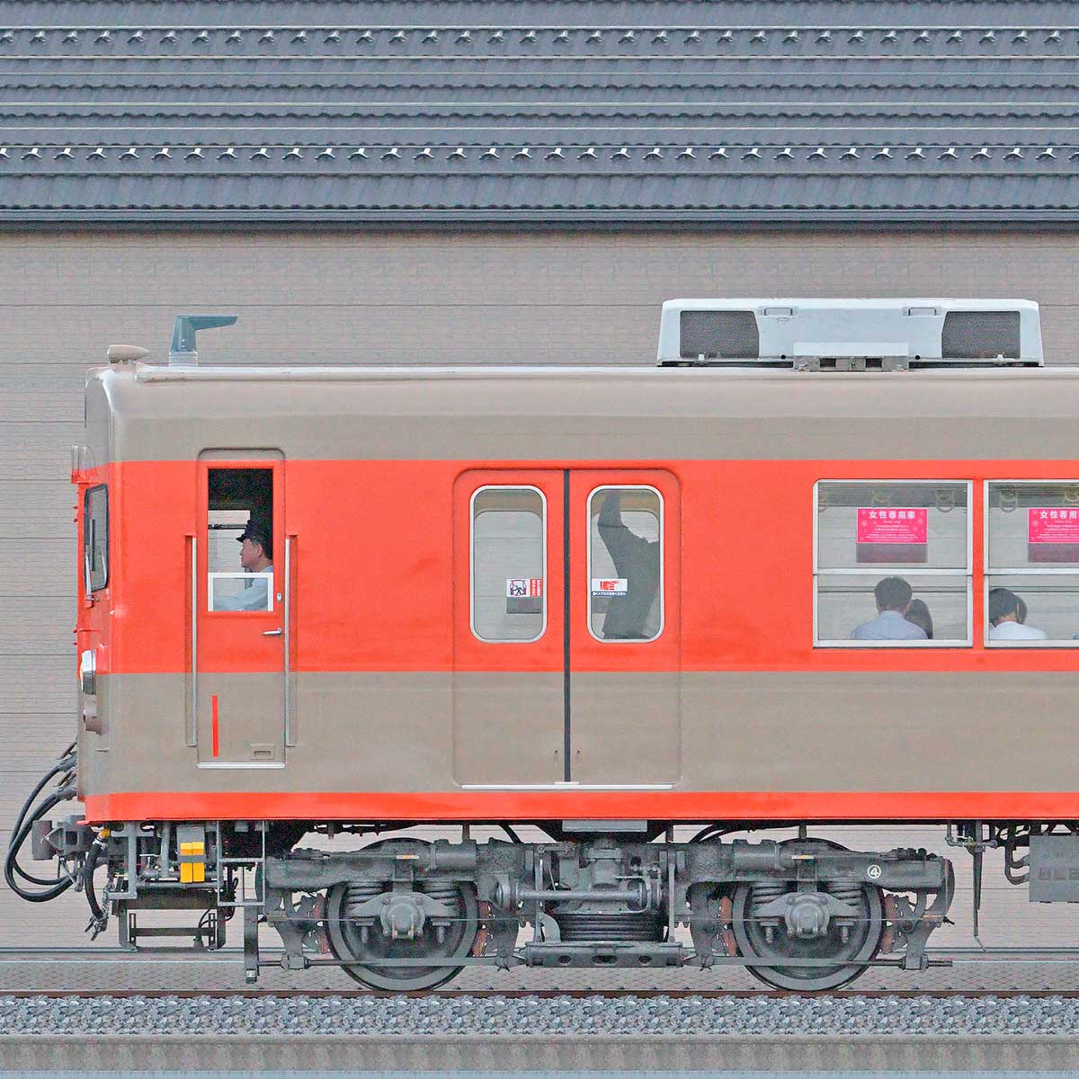 東武8000系8111編成（海側）｜RailFile.jp｜鉄道車両サイドビューの図鑑