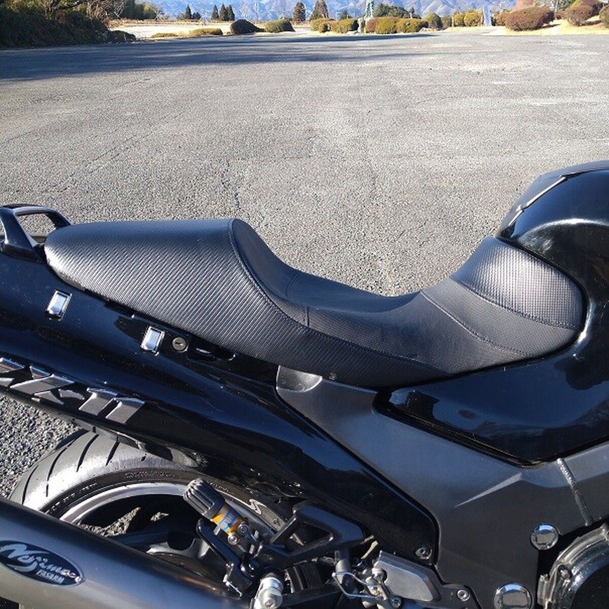 KAWASAKI ZZR1100/ZX-11「コルビン ガンファイターシート張替