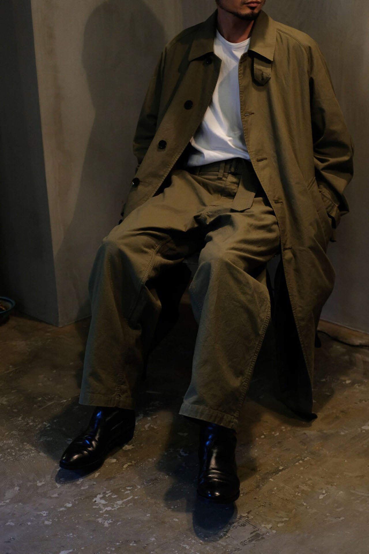 大人が選ぶべき文化系ミリタリー。「ウティ×フランネルソル」のコート