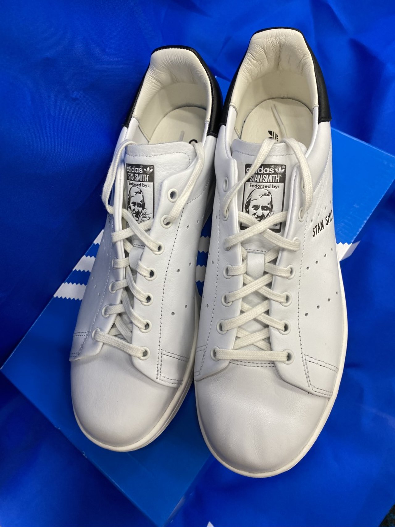 大人のスタンスミス】リアルレザー！ アディダス オリジナルスの新作