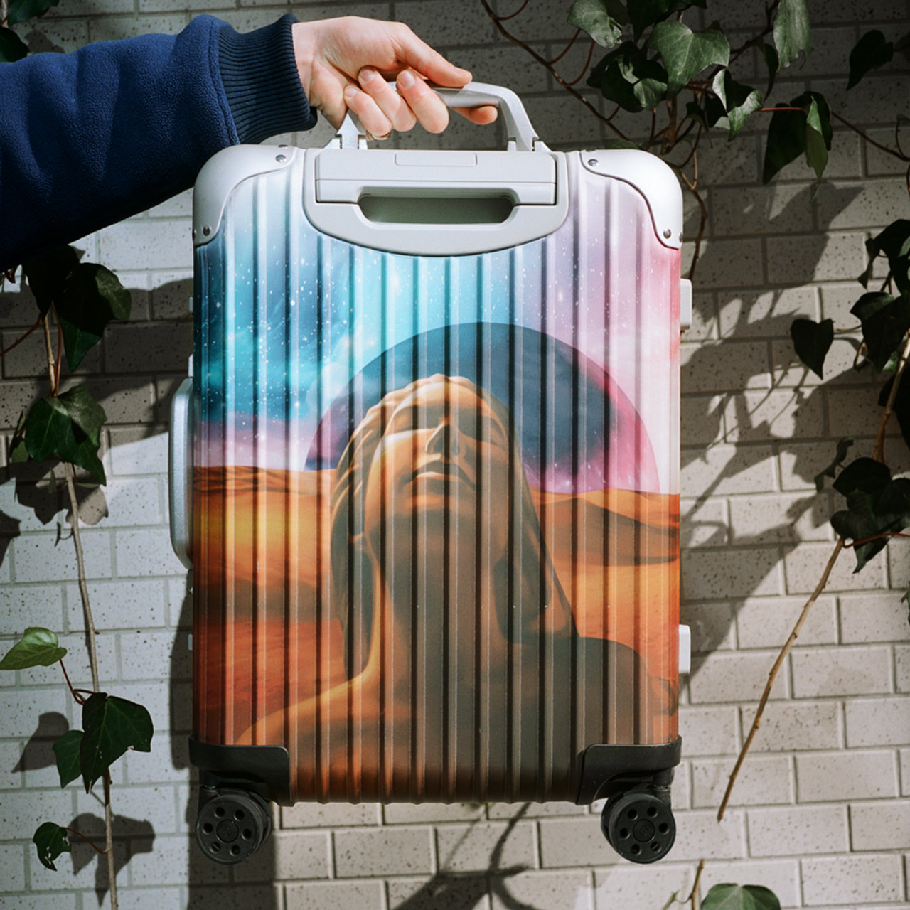 リモワ×パレス スケートボード】世界限定500個。大人ストリートな