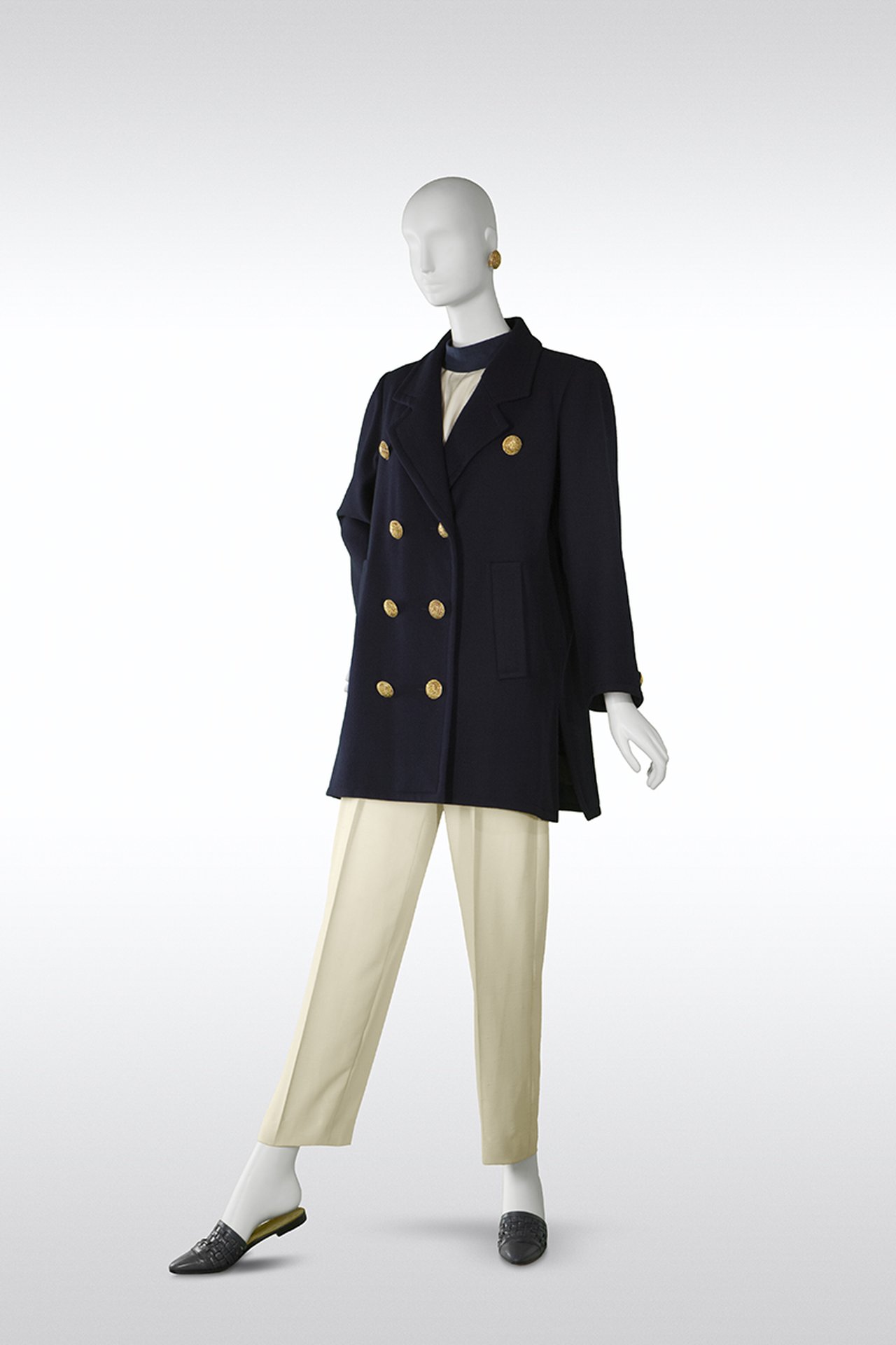 週末は美術館へ】「モードの帝王」イヴ・サンローラン没後日本初の大