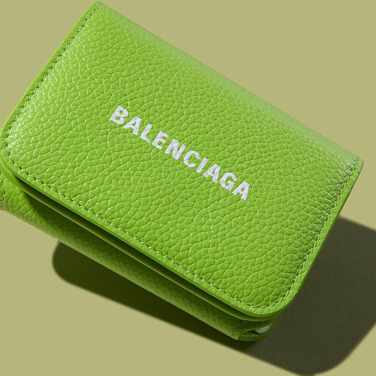 BALENCIAGA】二つ折りからカードホルダータイプまで。春に大人が狙う