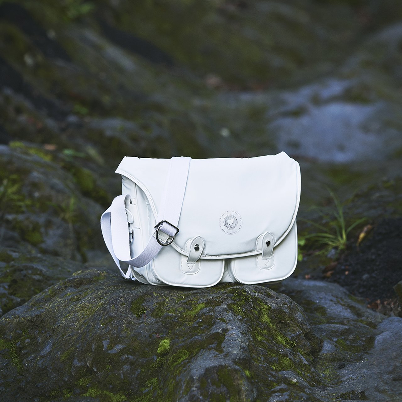 大人のショルダーバッグ】「ハンティング・ワールド」の名品が進化