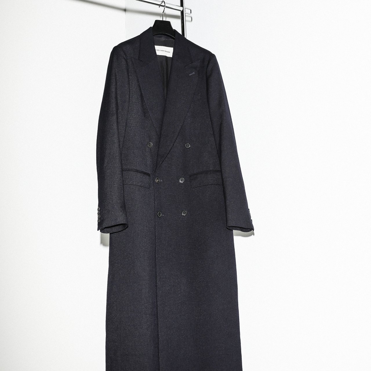 奇をてらわない“7六歩”」。大人がこの春選ぶべきドリス・ヴァン