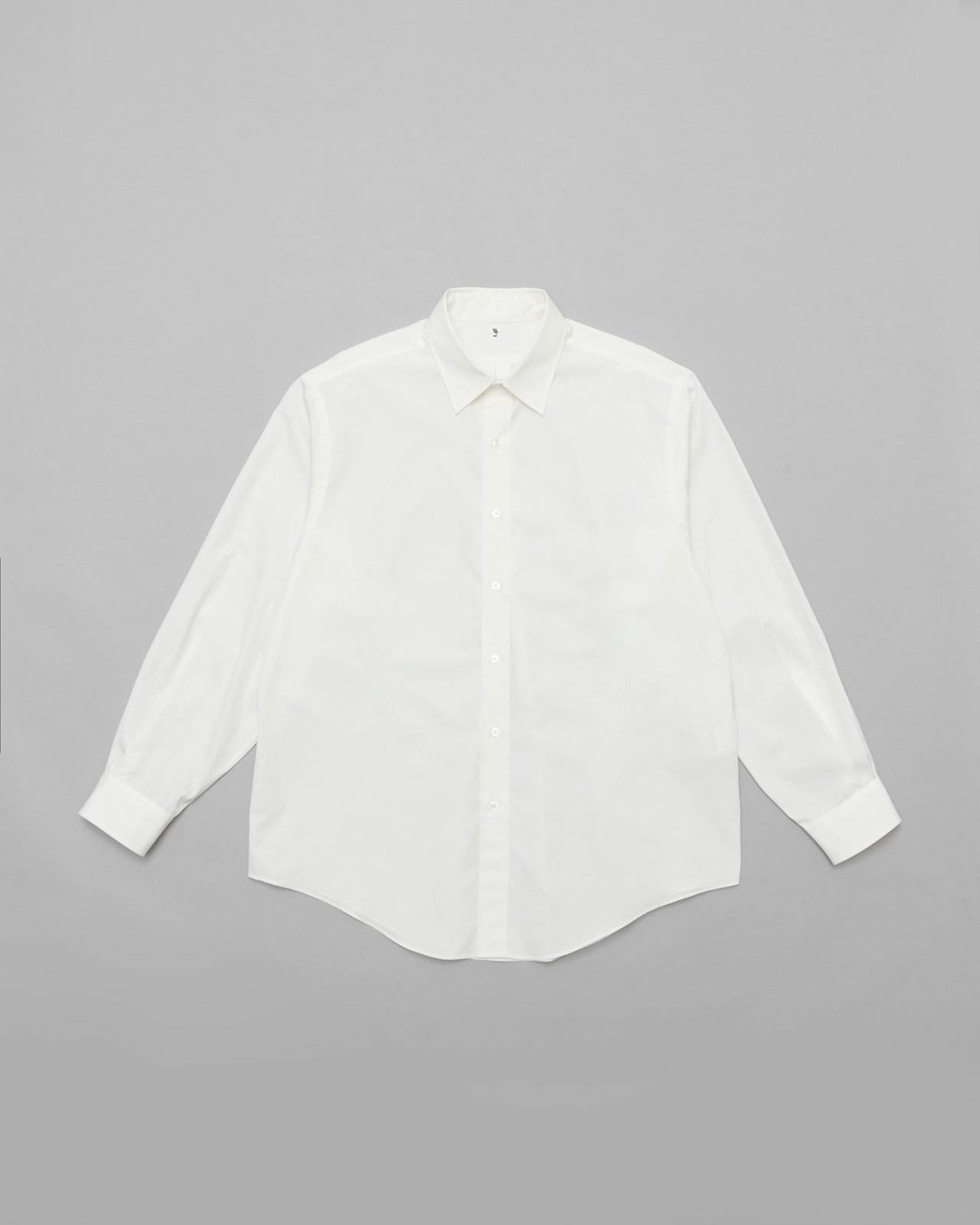 今買って1年中使える】12サイズ展開の「LE」の定番シャツが“夏向け”に