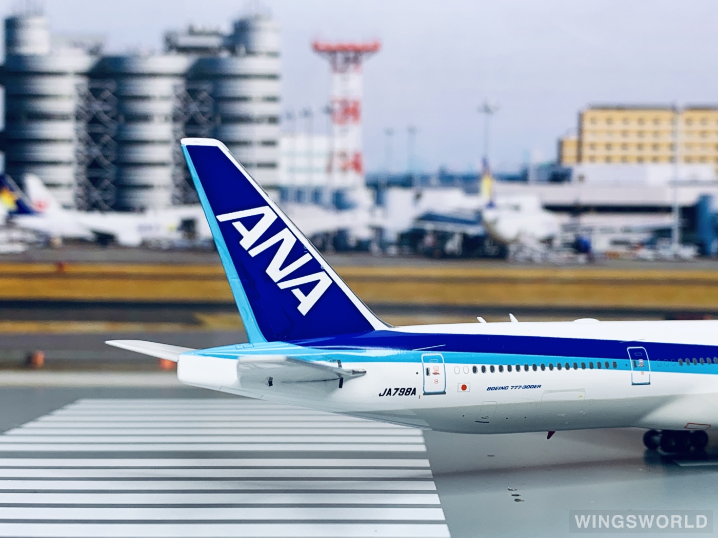 Phoenix 1:400 Boeing 777-300ER ANA 全日空PH04327 JA798A 的照片作者