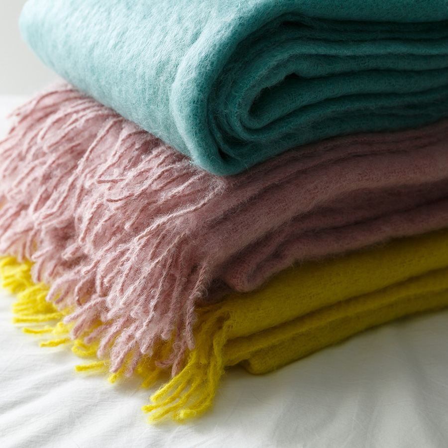 ラプアン カンクリのウールブランケットフィンランド生まれの楽しい