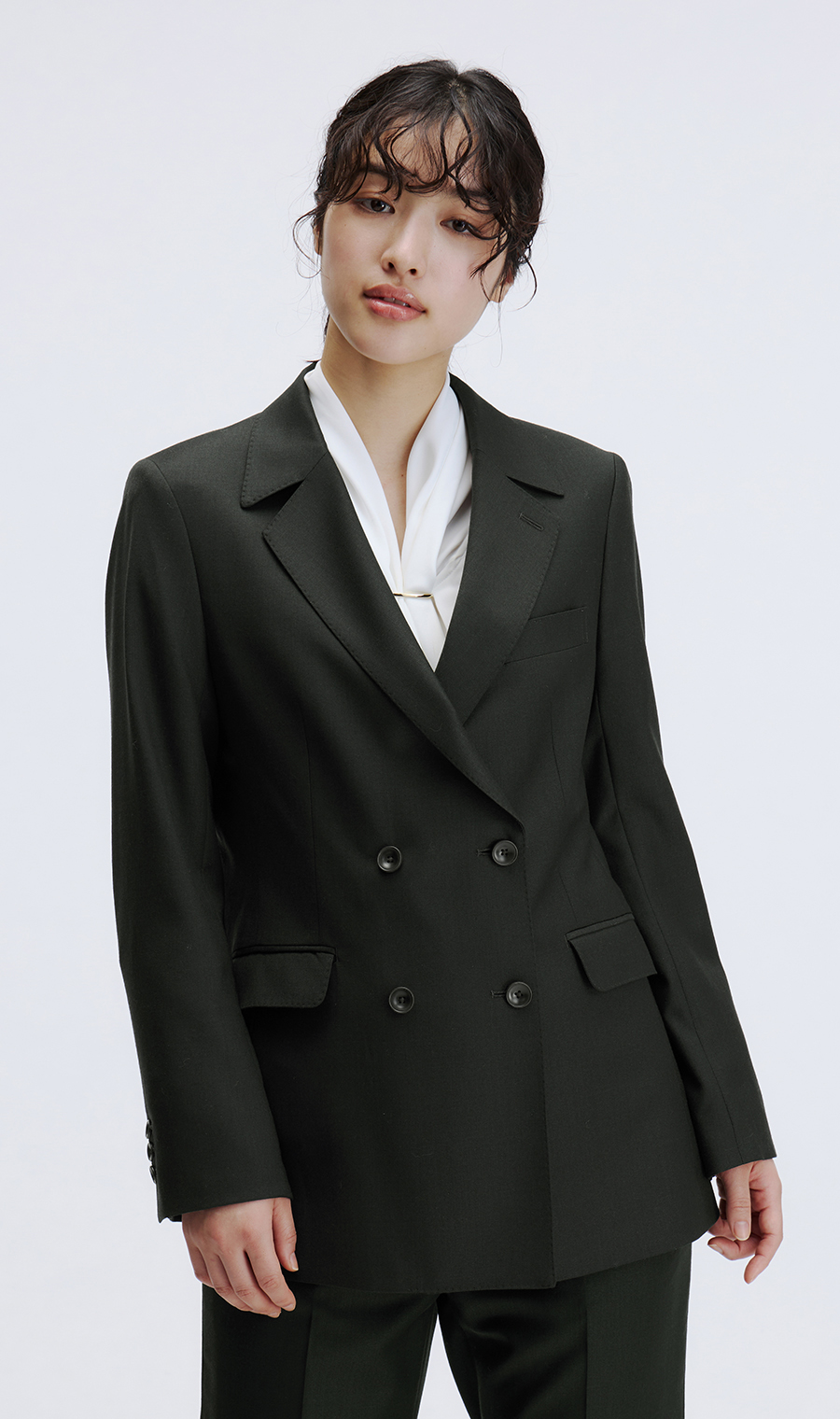 4ボタンダブルジャケット【Super140's】【セットアップ着用可