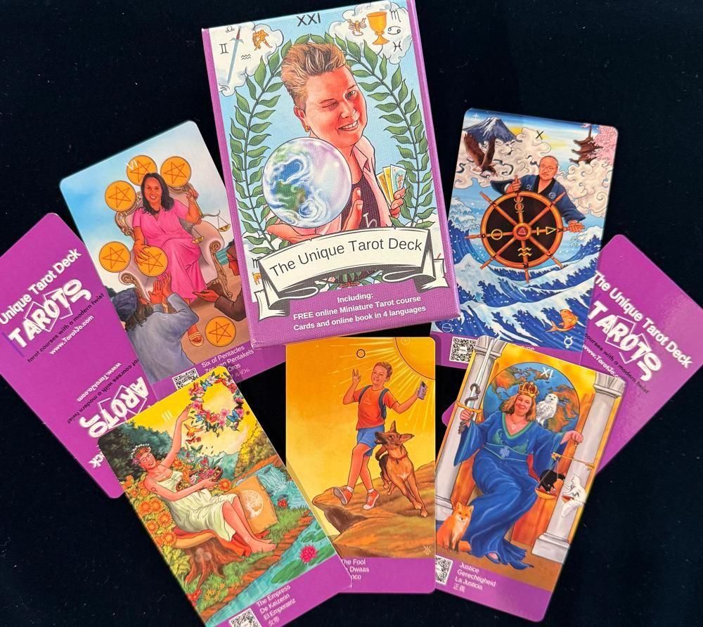 The Unique Tarot Deck ユニーク・タロット・デッキ