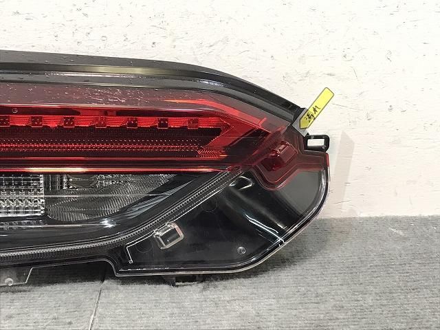 RAV4 ラブ4 ラヴ4/MXAA52/MXAA54/AXAH52/AXAH54 純正 左テールランプ