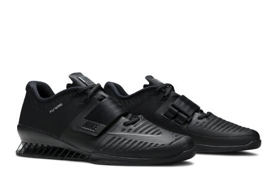 Romaleos 3 'Triple Black' - NBAグッズ バスケショップ通販専門店