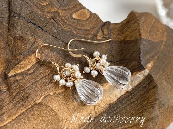 K14GF クリスタルクォーツ&淡水パール カービングドロップピアス