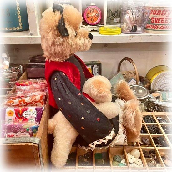 メアリー・ホルスタッドさんのブランド ” Mary Holstad & Friends